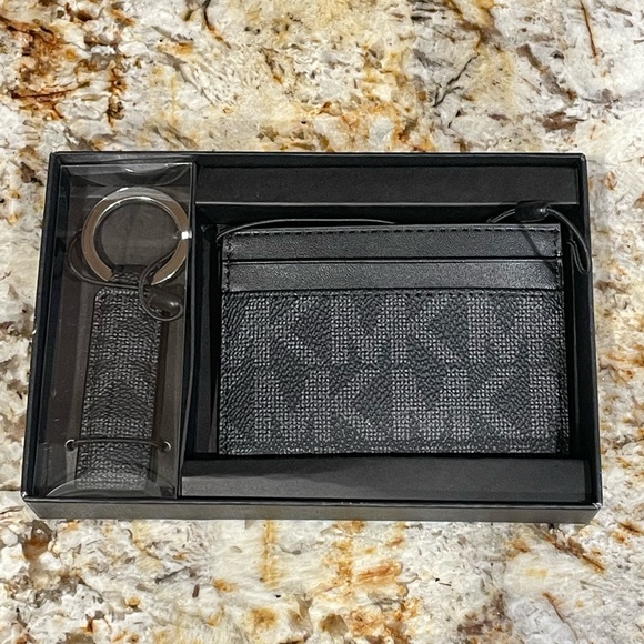 Michael Kors Men’s Card Case + Keychain Set - Picture 1 of 4